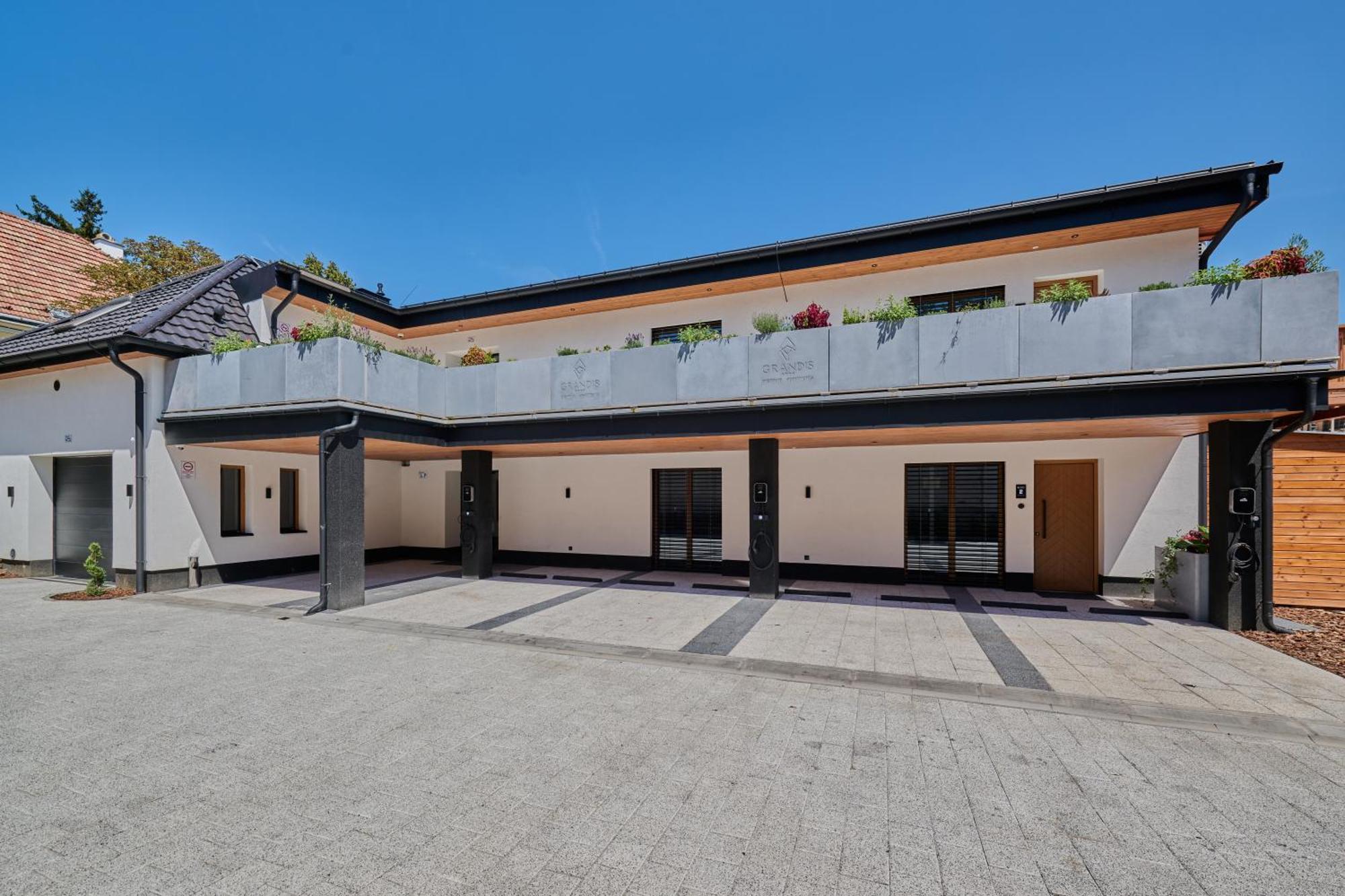 Grandis Premium Apartments Godollo Luaran gambar